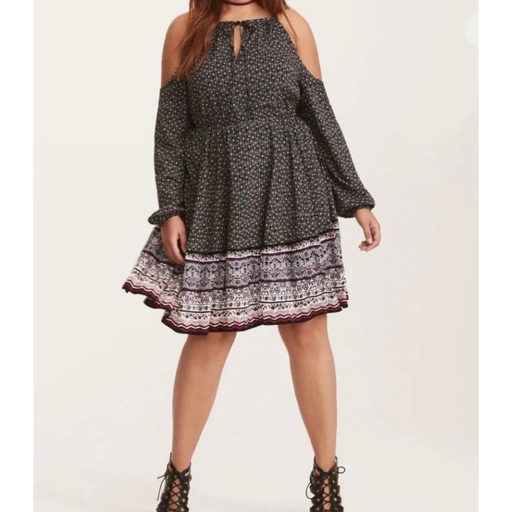 Torrid Multi-Color Border Print Challis Cold Shoulder Skater Dress Sz 00